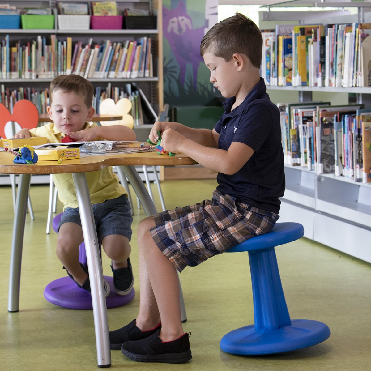 Tabouret oscillant antimicrobien pour enfants de Kore - 41 cm